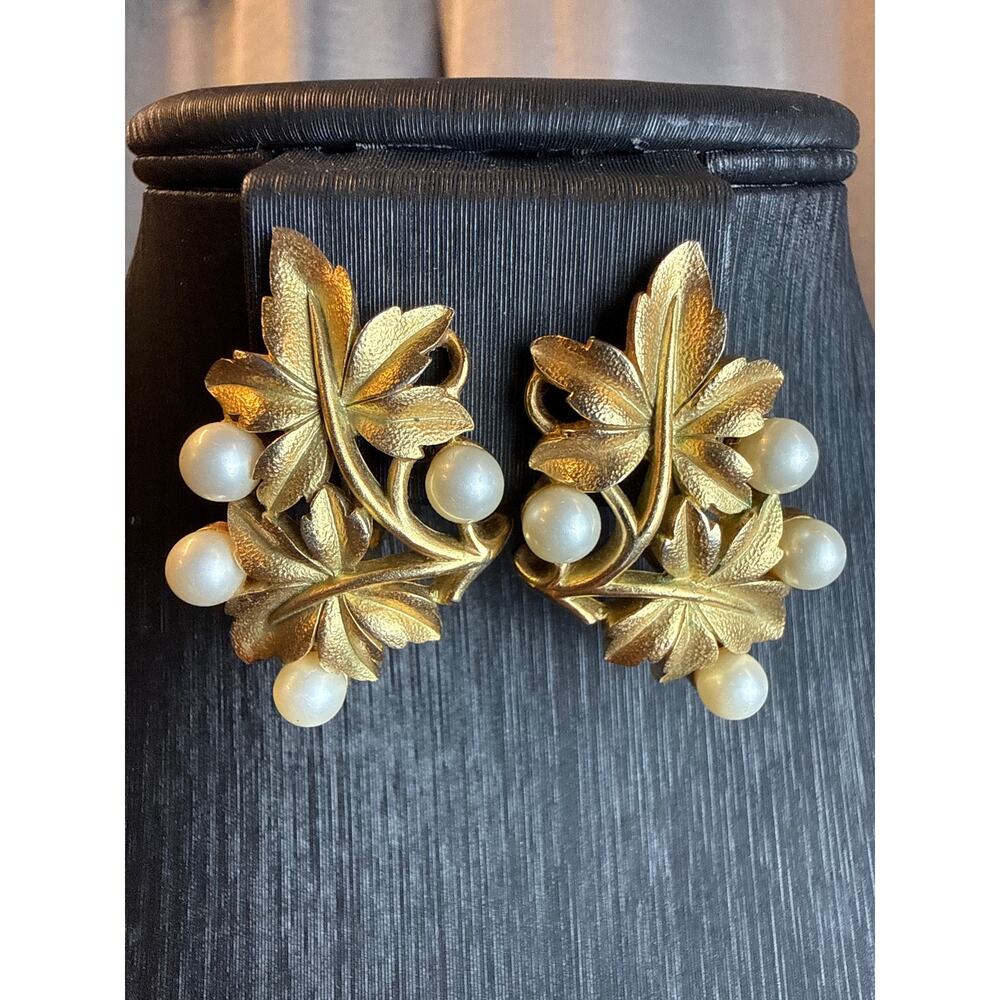 Vintage Trifari Goldtone and Pearl Clipback Earrings.